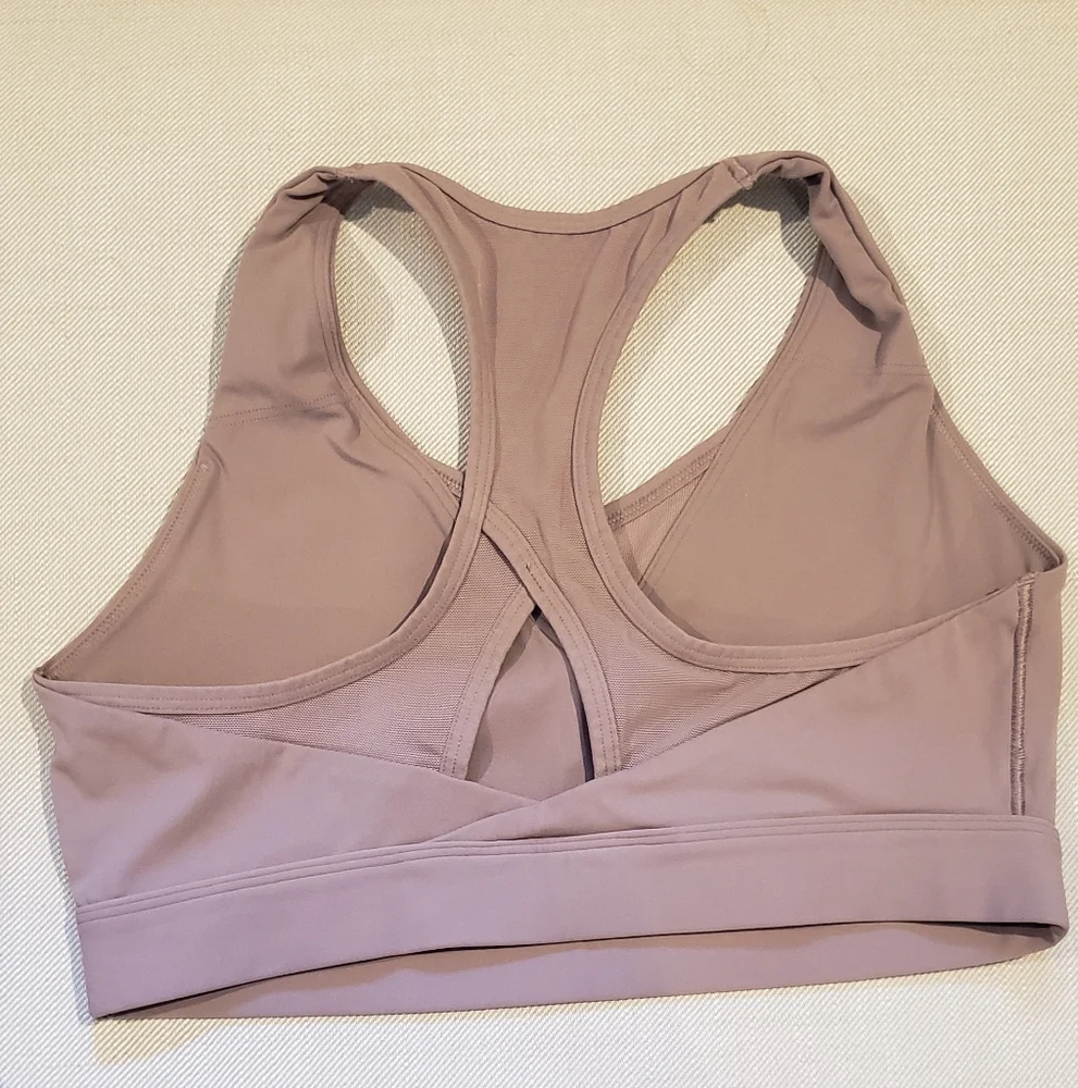 Gymshark Women's Black and Mauve Sports Bra Set - Picture 8 of 10